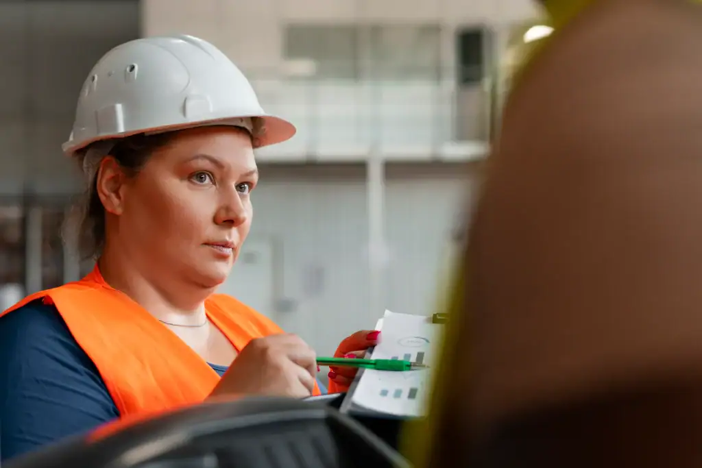side-view-plus-size-people-working-construction